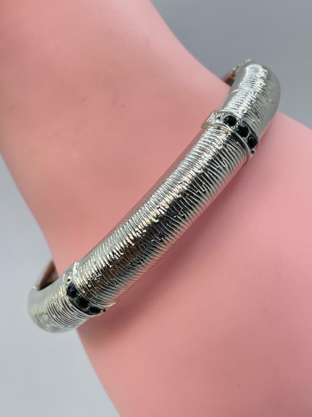 Silver Tone Hinged Bangle Bracelet Black Rhinestones Textured Modern - Picture 1 of 10